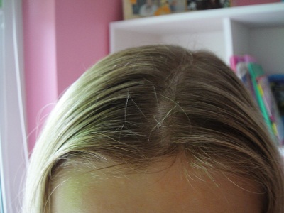 чистая голова-пробор смотрится не так как в жизни.в жизни просвет больше вроде виден